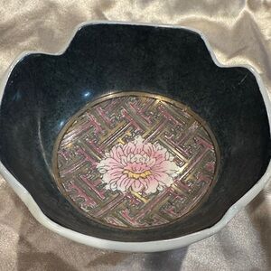 1980s Toyo Macau Lotus Flower Ceramic Bowl